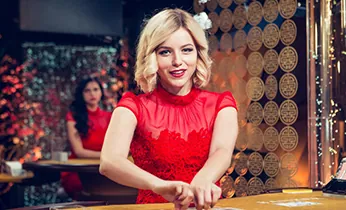 Đá gà cựa dao hành động nhanh